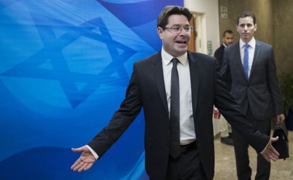 אקוניס: "אני שוקל להתמודד לראשות העיר תל אביב"