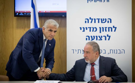 ליברמן: "לפיד או נתניהו? אין בכלל שאלה"