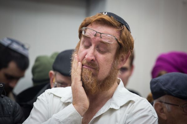 "לחצו על יהודה לקום מהשבעה ולהגיע להצבעה"