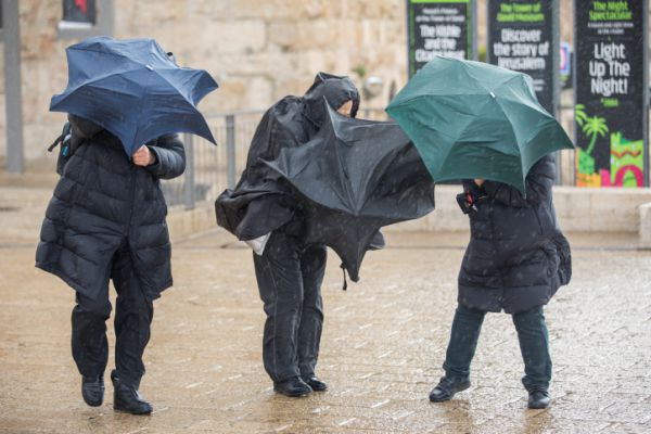 רוחות, גשמים ושלג במרכז: החורף חוזר ובגדול