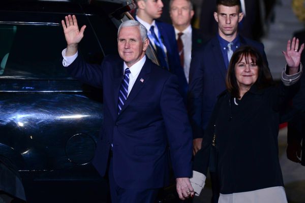 מייק פנס מאשר הגעה: "יוצא עכשיו לישראל"