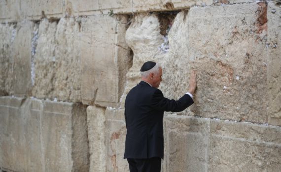 "נרגש מאד": סגן נשיא ארה"ב ביקר בכותל המערבי