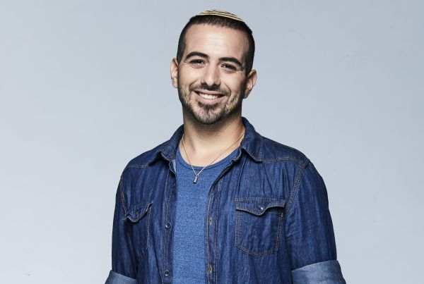 מרגש: חננאל אוחנה בסינגל שכתב בשבעה של אחיו• צפו