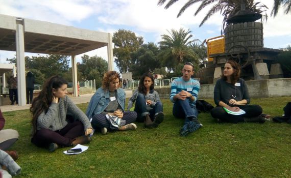 לא רק "לדבר על…", אלא "לפגוש את…" 