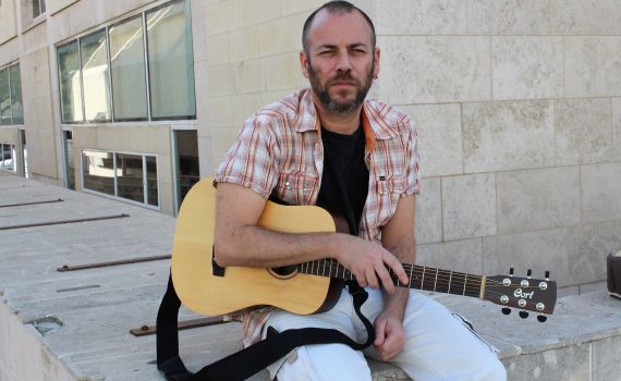 "אמנות שבאה ממקום מסחרי, היא לא אמנות"