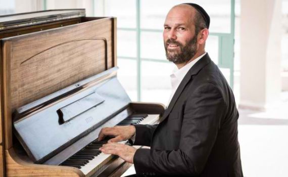 'עולם הפוך': יונתן רזאל משחרר סינגל חדש