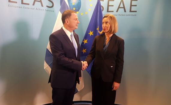 אדלשטיין: "אבו מאזן מדבר אחרת באנגלית ובערבית"