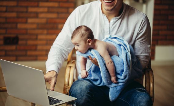 המדריך המלא: כך תטפלו בתינוק לאחר הלידה