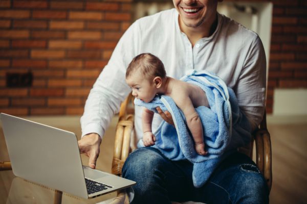 המדריך המלא: כך תטפלו בתינוק לאחר הלידה