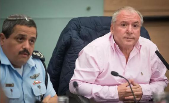 אמסלם יוצא להגנת נתניהו: "המשטרה עשתה הכל להשיג את המטרה"