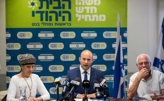 חרף החלטת בנט, אורי אריאל עצר משלחת לפולין