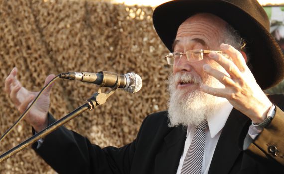 הרב שהוכה והשתתף בלוויה: "ר' שמואל היה רך"