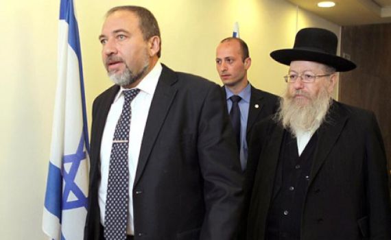 ליברמן על המאבק בחוק הגיוס: "סחיטה באיומים"