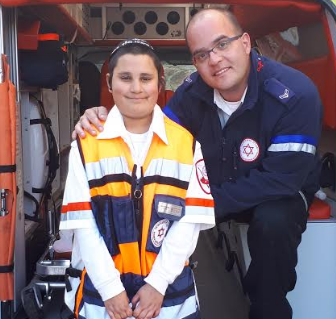 המחווה המרגשת של הילד שניצל לפראמדיק שלו