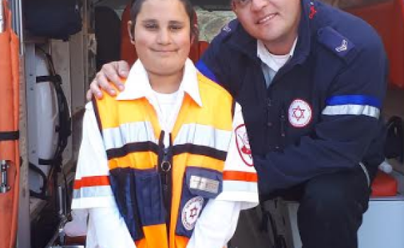 המחווה המרגשת של הילד שניצל לפראמדיק שלו