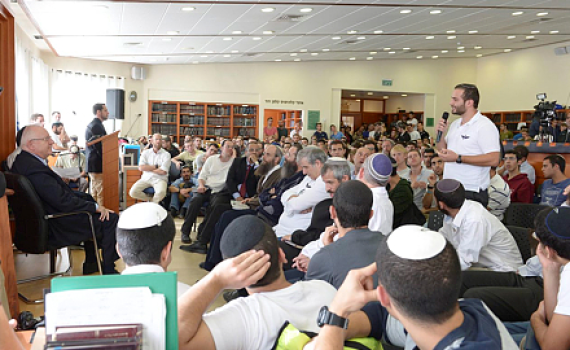 מכתב למכיניסט מעלי: יש רבנים חכמים ויש לא חכמים