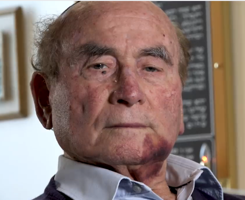 צפו: ניצול השואה שעורר את זעמם של הפולנים