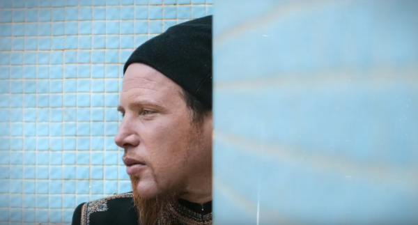 העולם שלו: בוצר משיק סינגל חדש• צפו