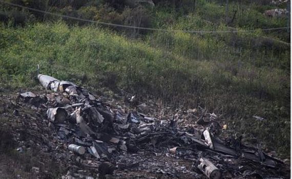 מטוס קרב ישראלי הופל בצפון; הטייסים נטשו