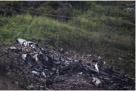 מטוס קרב ישראלי הופל בצפון; הטייסים נטשו