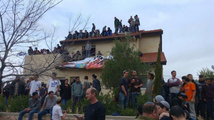 הפינוי בעפרה: שמונה כתבי אישום נגד מפגינים