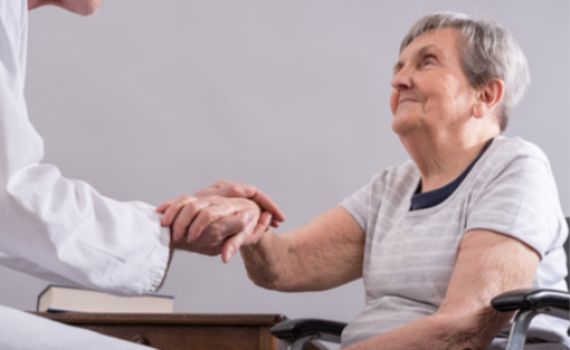 בפורים הזה: מעניקים לניצולי השואה