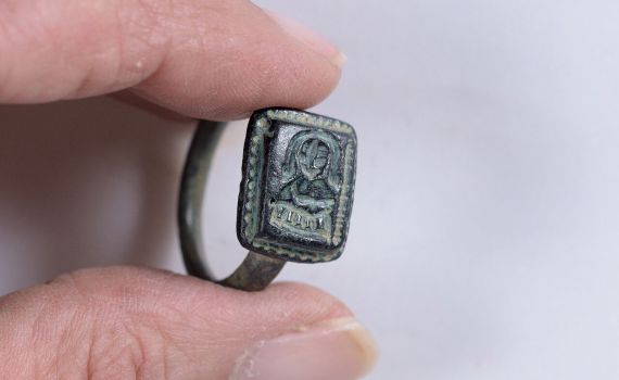 מה עשה 'סנטה קלאוס' בגינה בעמק יזרעאל?