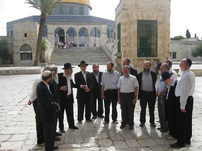 לקראת פורים: ארבעים רבנים עלו להר הבית. צפו