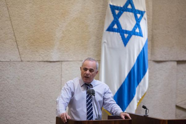 שטייניץ נמהר? "לא היה נכון לקרוא לאולמרט להתפטר"'