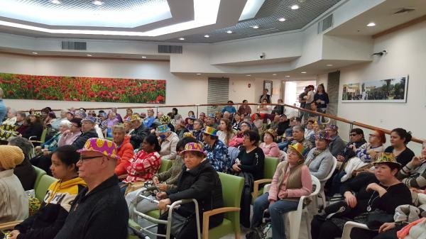 לא נשארו לבד: מסיבת פורים מיוחדת לניצולי שואה