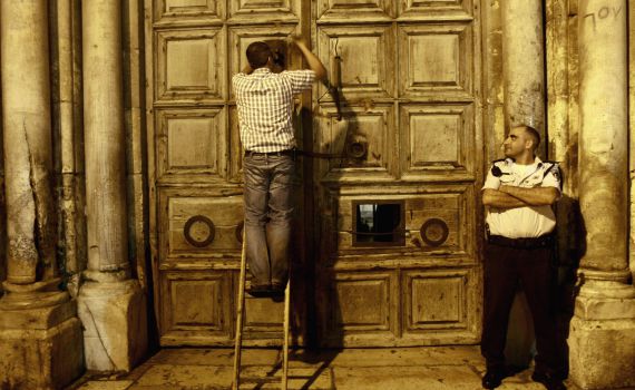 בזכות החוק של רחל עזריה: כנסיית הקבר נסגרה