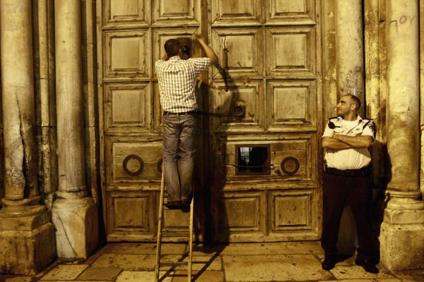 בזכות החוק של רחל עזריה: כנסיית הקבר נסגרה