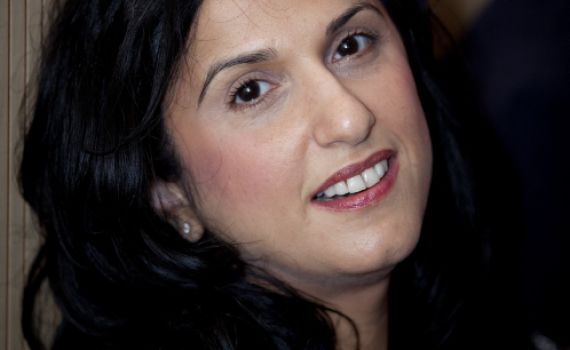 אחרי הפרס לדוד גרוסמן, הסופרת במתקפה על בנט