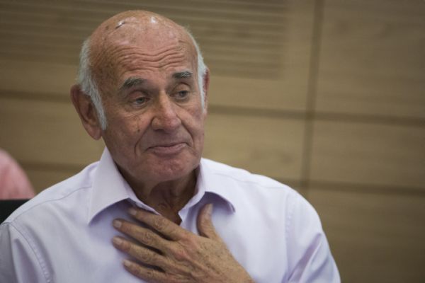 מביך: למה יעקב פרי באמת התפטר מהכנסת?