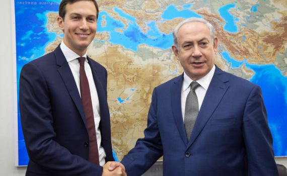 מכה לישראל: חתנו היהודי של טראמפ איבד את הסיווג