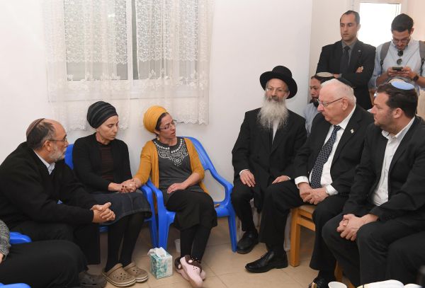 "חזרנו לארצנו נאחזנו בארצנו וכך נמשיך ונעשה"