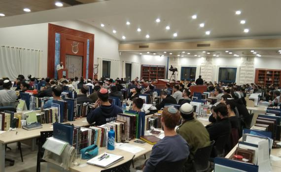 בחורי הישיבות נלחמים בהתמכרות לסמארטפון