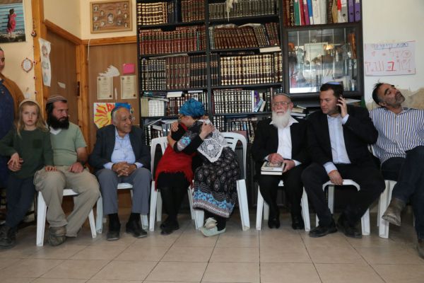 צפו: רגע ההודעה על אישור הישוב חוות גלעד