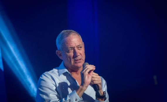 גנץ מסמן את המטרה הבאה: "שוקל להתמודד בבחירות"
