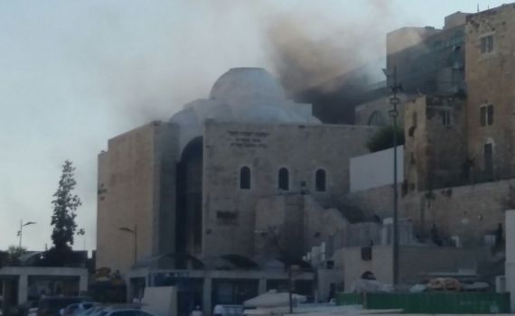 ארבעה צוותי כיבוי פועלים בשריפה בישיבת פורת יוסף