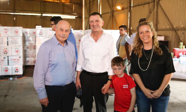 הח"כים התאחדו; מבצע אריזות מזון לפסח יצא לדרך