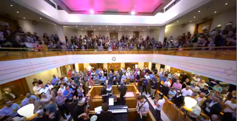 קולולם בגרסה הדתית: 'ראו בנים'• צפו