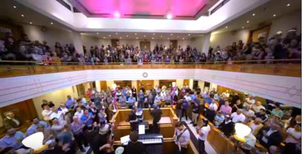 קולולם בגרסה הדתית: 'ראו בנים'• צפו