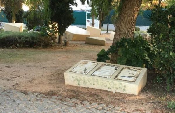 בפעם השלישית: אנדרטת השואה באתונה הושחתה