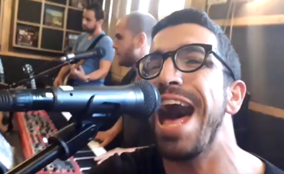 גדול: כשחנן בן ארי עשה ישי ריבו• צפו