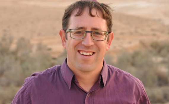 שמח שלמדתי בבית מדרש שראשו מסוגל להביט קדימה