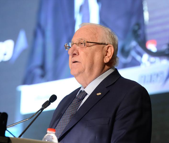 "תהיו בינוניים": האיחול המוזר של נשיא המדינה