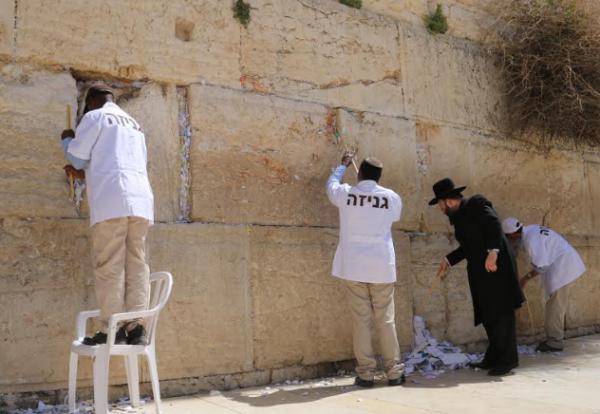 שמתם פתק בכותל? הוא כנראה כבר לא שם