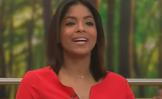 עיתונאית סירבה להצטלב בשידור חי ופוטרה