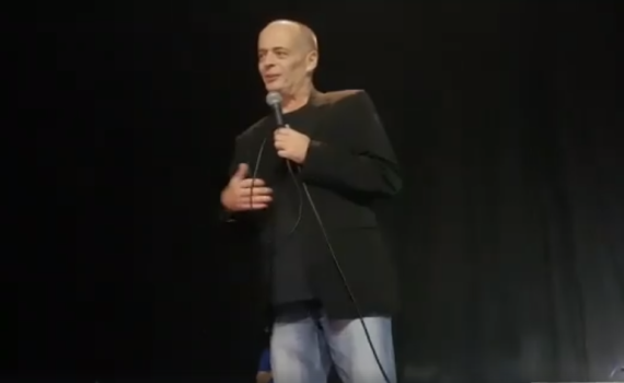 צפו: הכרת התודה המרגשת של הזמר אדם לרופאיו